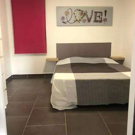 60 M2 Au Calme Piscine Et Flipper * غريمو